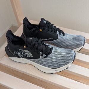 NWT THE NORTH FACE Women's Trail Running Shoe, Sz 9.5